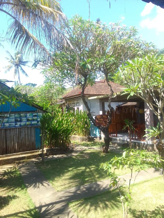 Kputra Homestay Amed Exterior foto